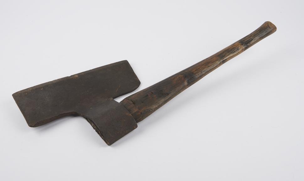 Wheelwright's rending axe for splitting oak boards