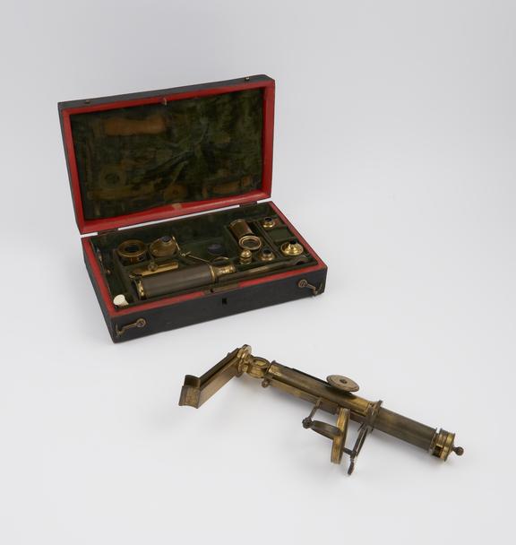 Universal microscope (1776) signed Martin'