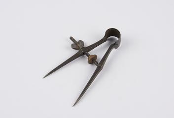 Pair of 4" spring bow dividers for gauging 0 to 2 1/2"