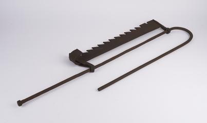 24" saw toothed adjustable pot hanger.