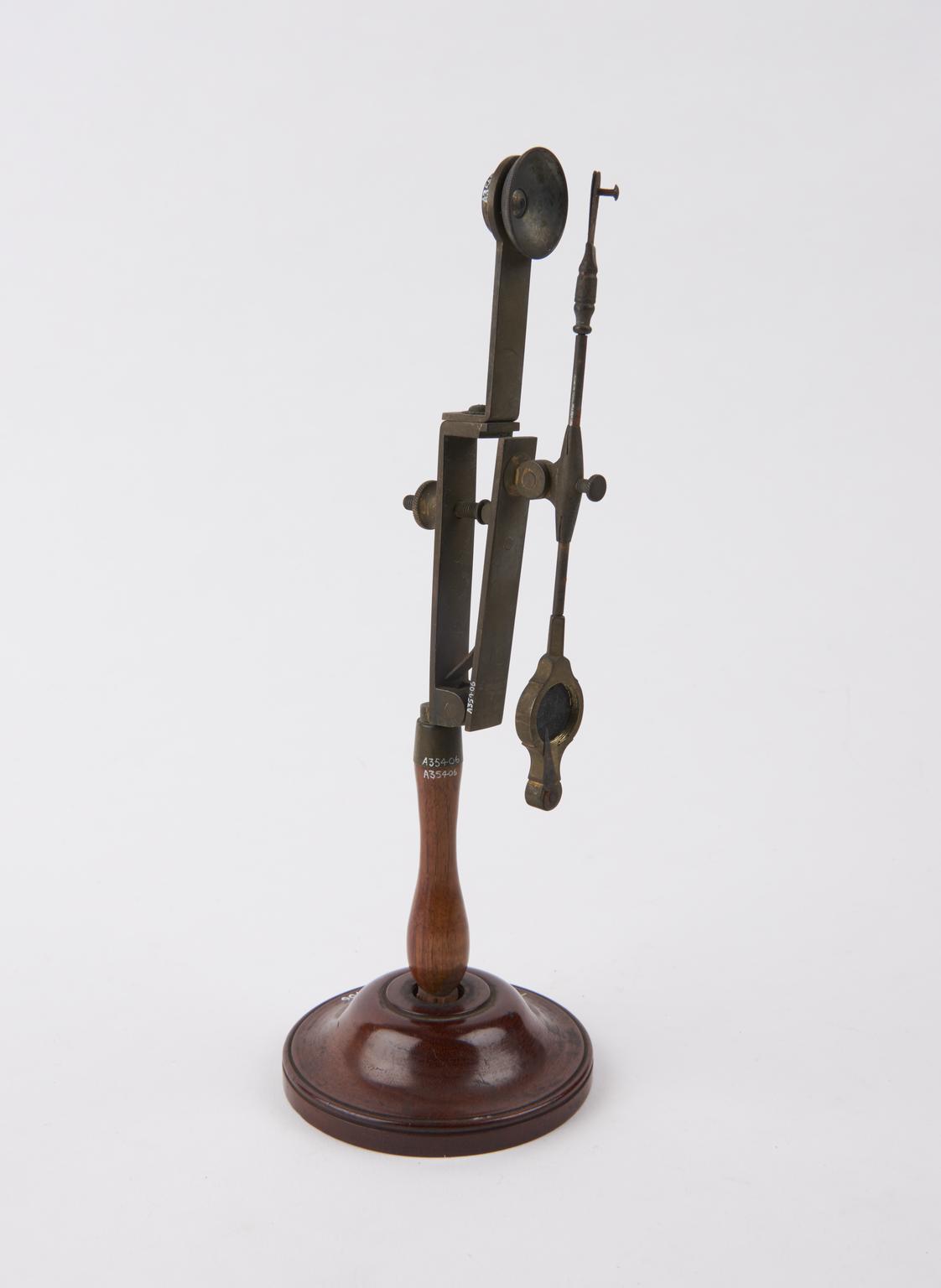 Compass Microscope Compass microscope on stand, English, 18th century | Science Museum ...