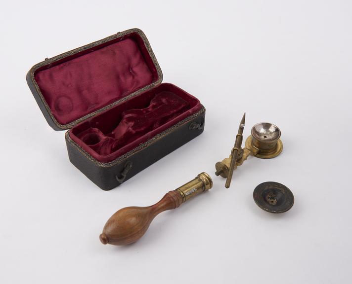 Compass microscope in case, probably Dutch, circa 1800