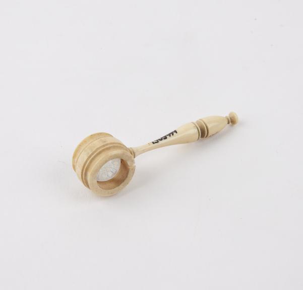 Hand lens in ivory mounting, English