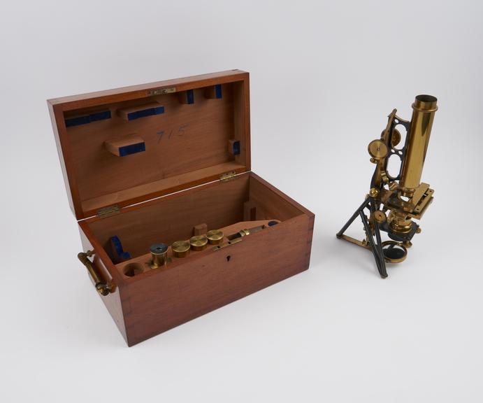 Charles Brooke's microscope, made by Ladd, with accessories