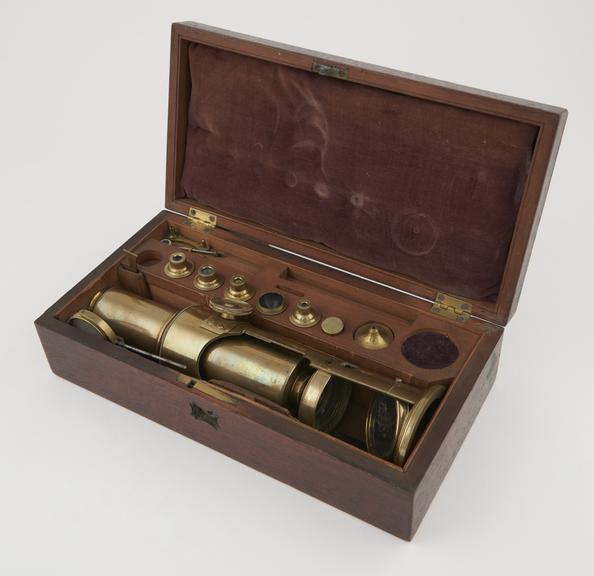 Unsigned drum microscope in case, English, mid 19th century