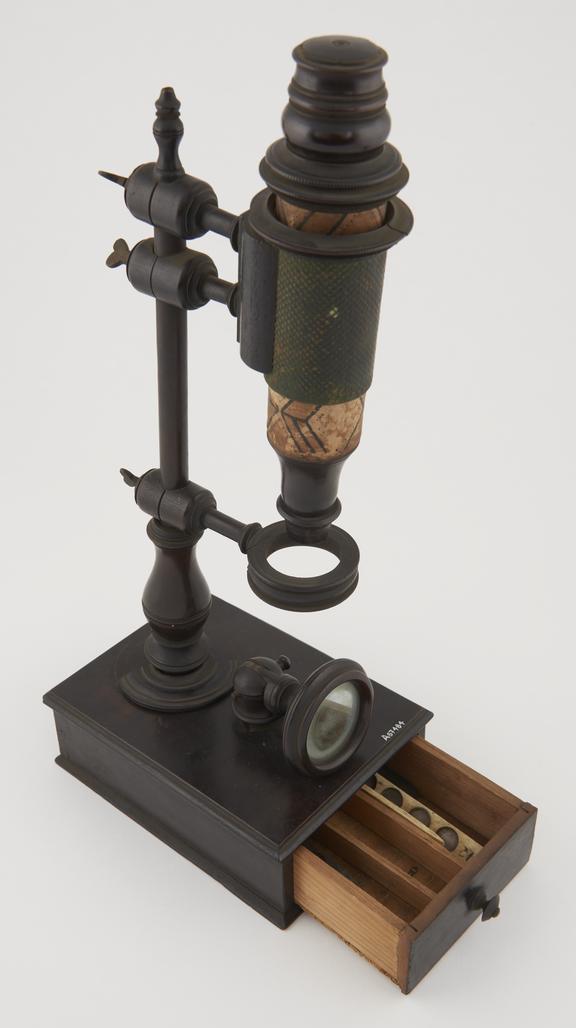 Nuremburg microscope with boxfoot, German