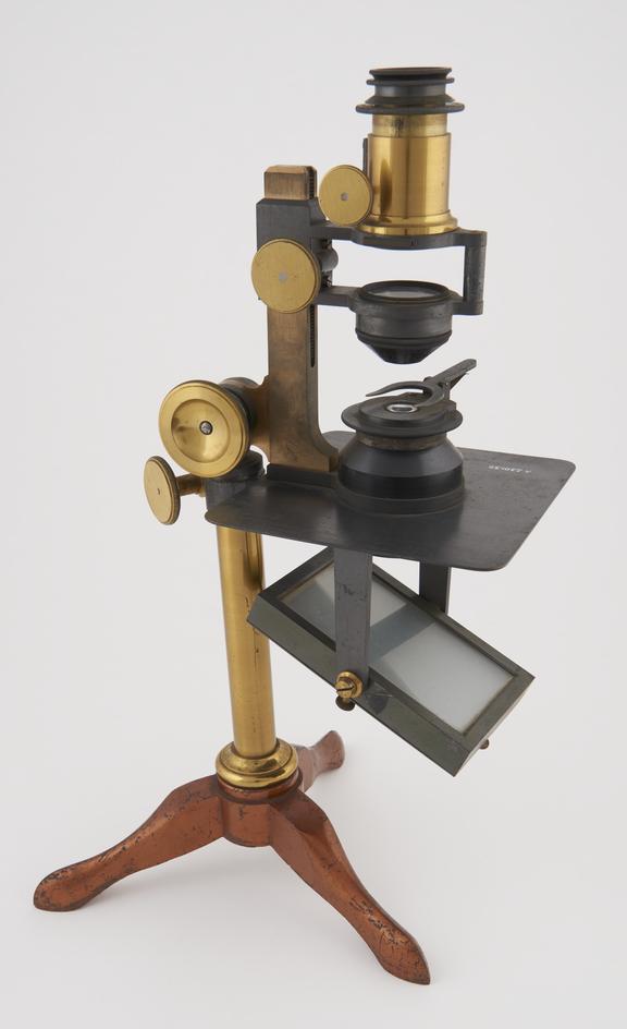 Polarization microscope of the Nuremburg type, for gems etc