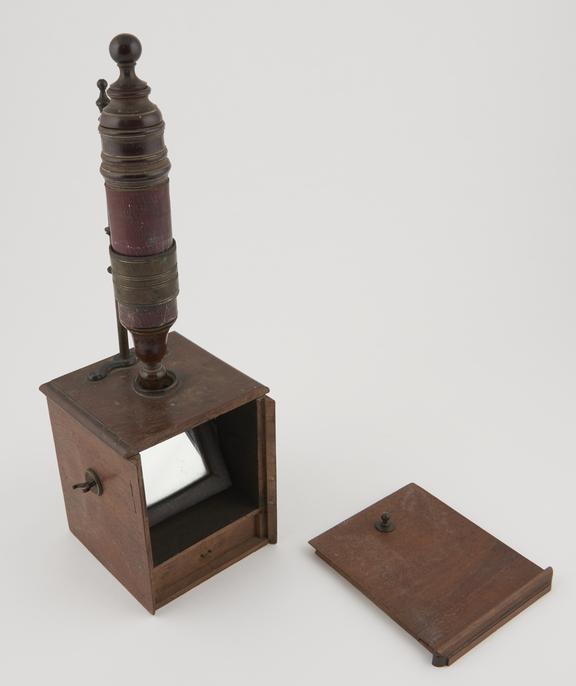 Italian boxfoot microscope, late 18th century