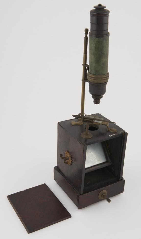 Boxfoot microscope with rectangular mirror, French or Dutch