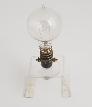 Incandescent electric lamp bulb and filament