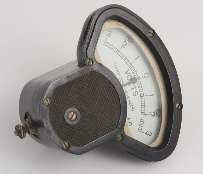 Crompton-Parkinson centre zero voltmeter, scale 3-0-3V