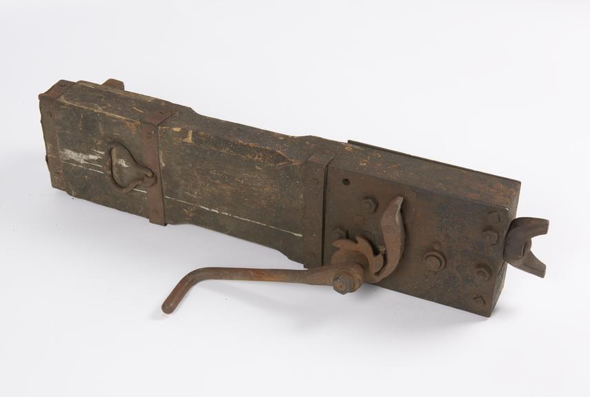 Rack and pinion lifting jack