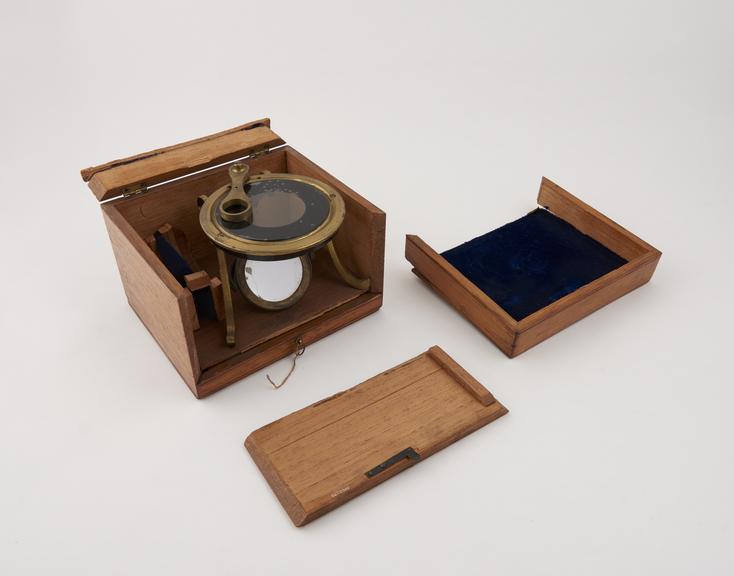 Dissecting microscope, probably French, 1850-1900