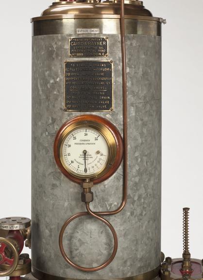 Automatic evaporator used to prepare drinkable water from sea water
