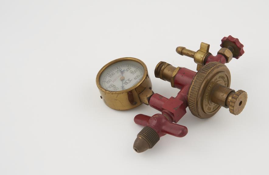 Oxygen Pressure Regulator, with 2 gauges