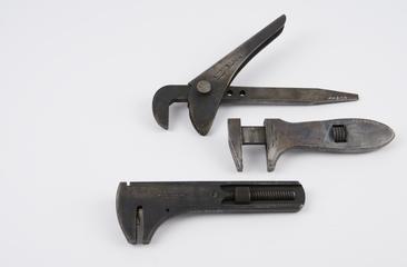 Adjustable Grips Spanners and Wrenches