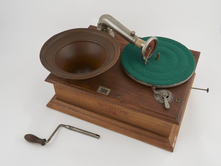 Radior gramophone with diamond hill-and-dale reproducer, c