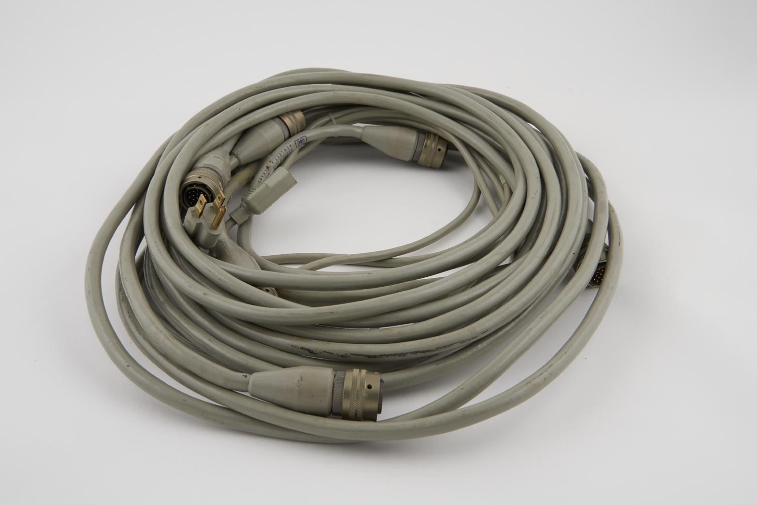 Multi Point Cable Multi-axial cabling with Bendix multi point plugs at each end | Science ...