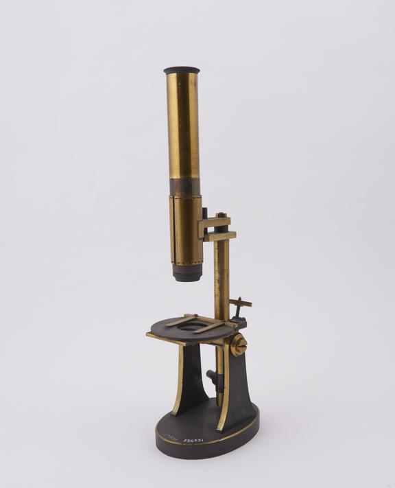 Student microscope of unusual pattern, but probably English