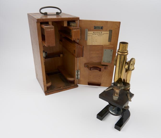 Microscope no.134973 by E