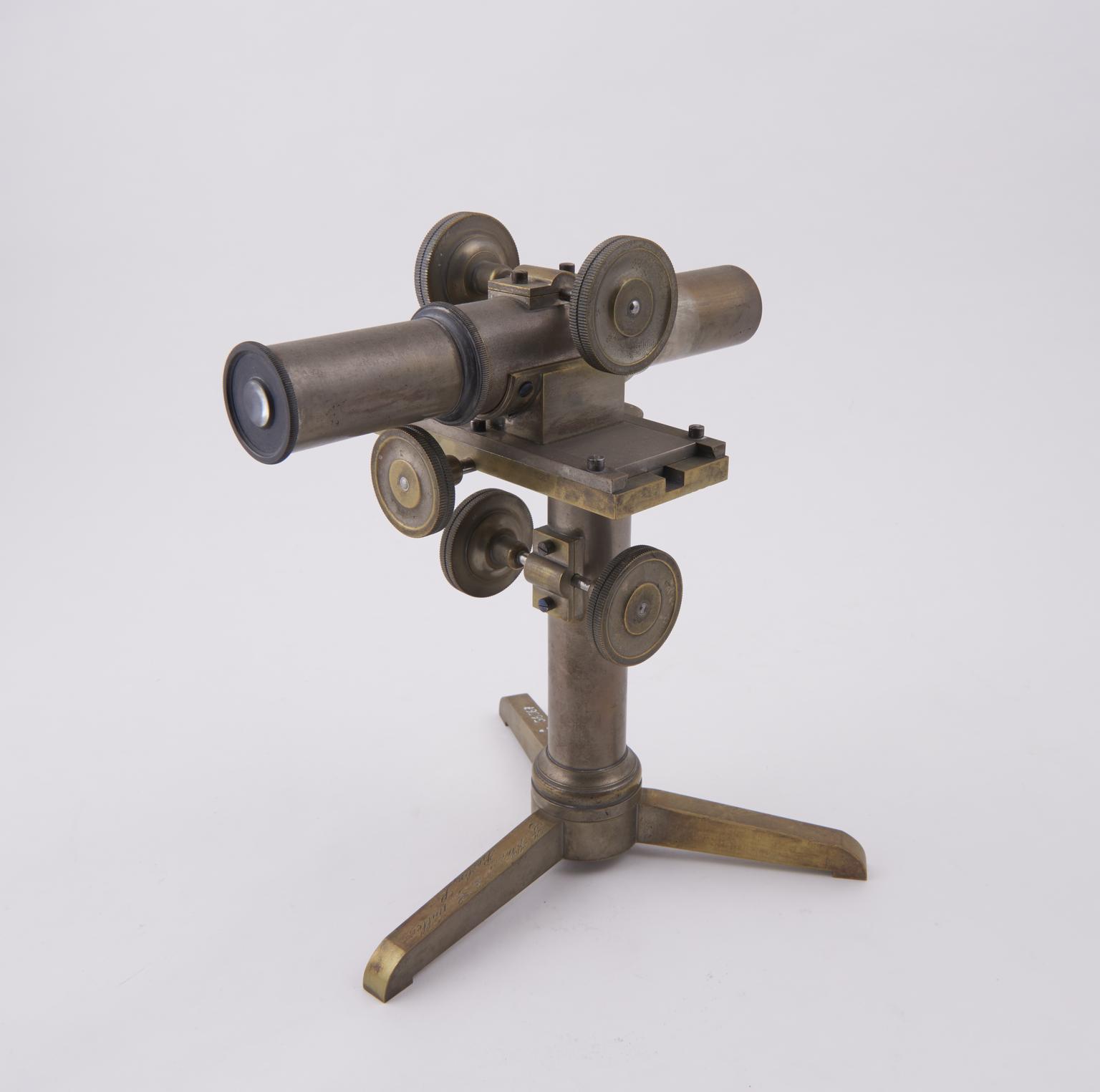 Horizontal Lab Microscope Student horizontal microscope by Klonne and Muller | Science Museum ...