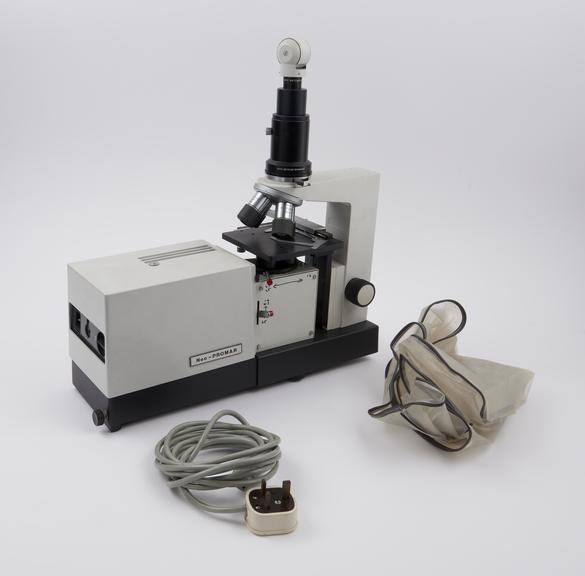 Neo-PROMAR projection microscope