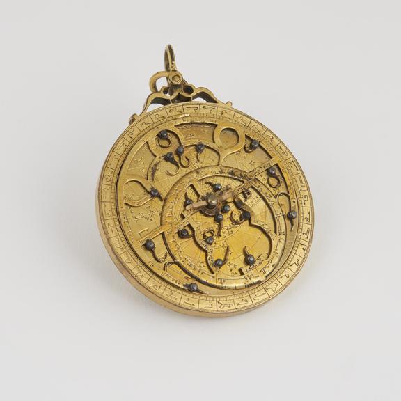 Small planispheric astrolabe with Arabic script with five