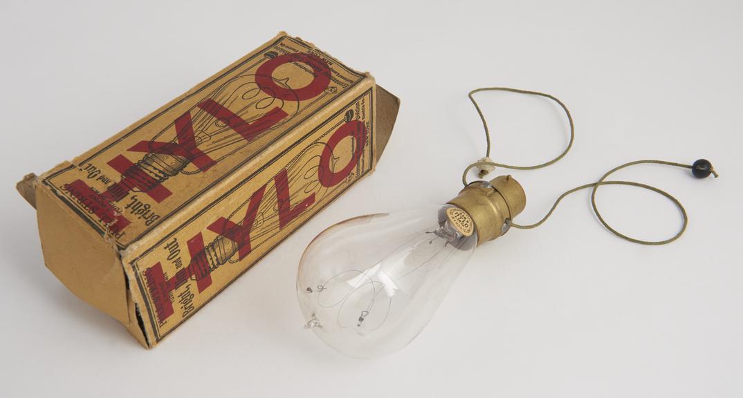 'Hylo' electric filament lamp with 3-point pull string (for