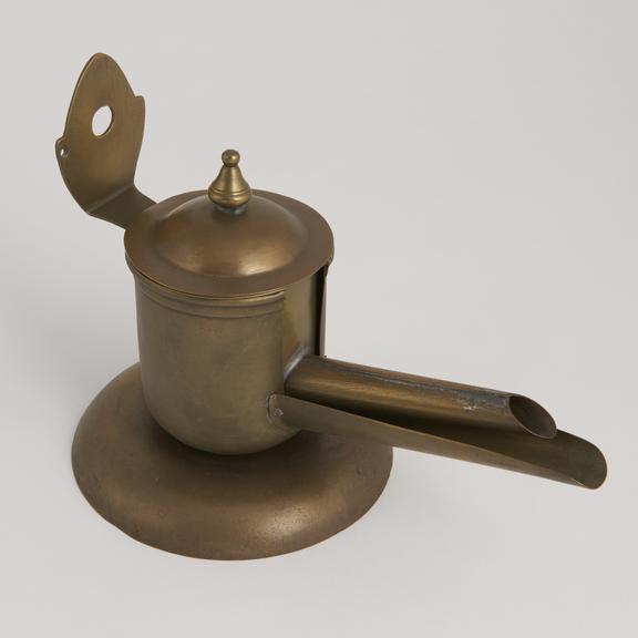 Copper drip case and spout type lamp