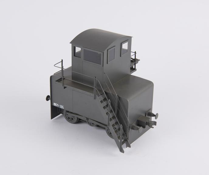 Coke locomotive from a sectioned model of a coke oven plant