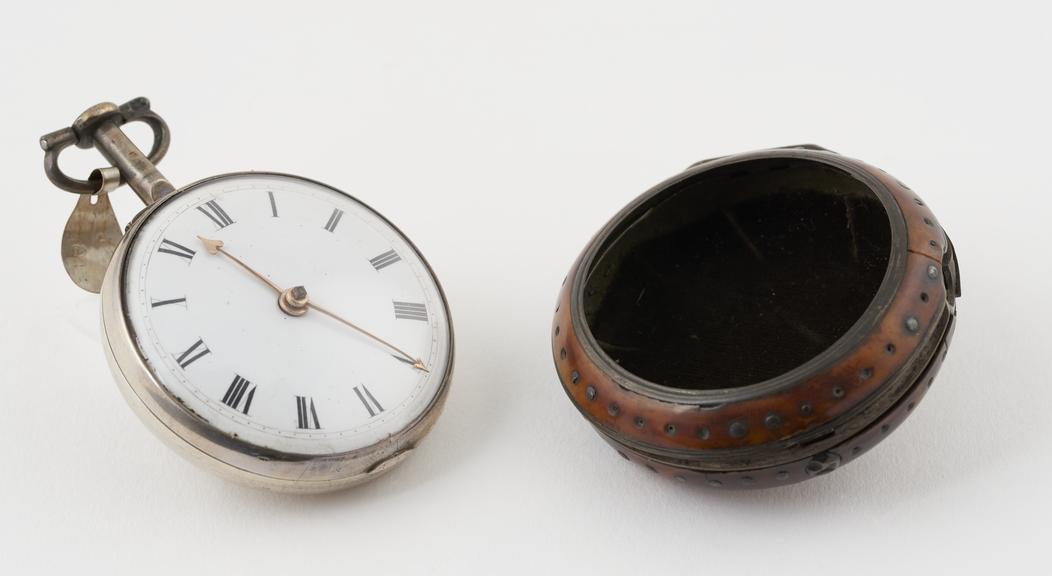 Cylinder watch in silver inner case