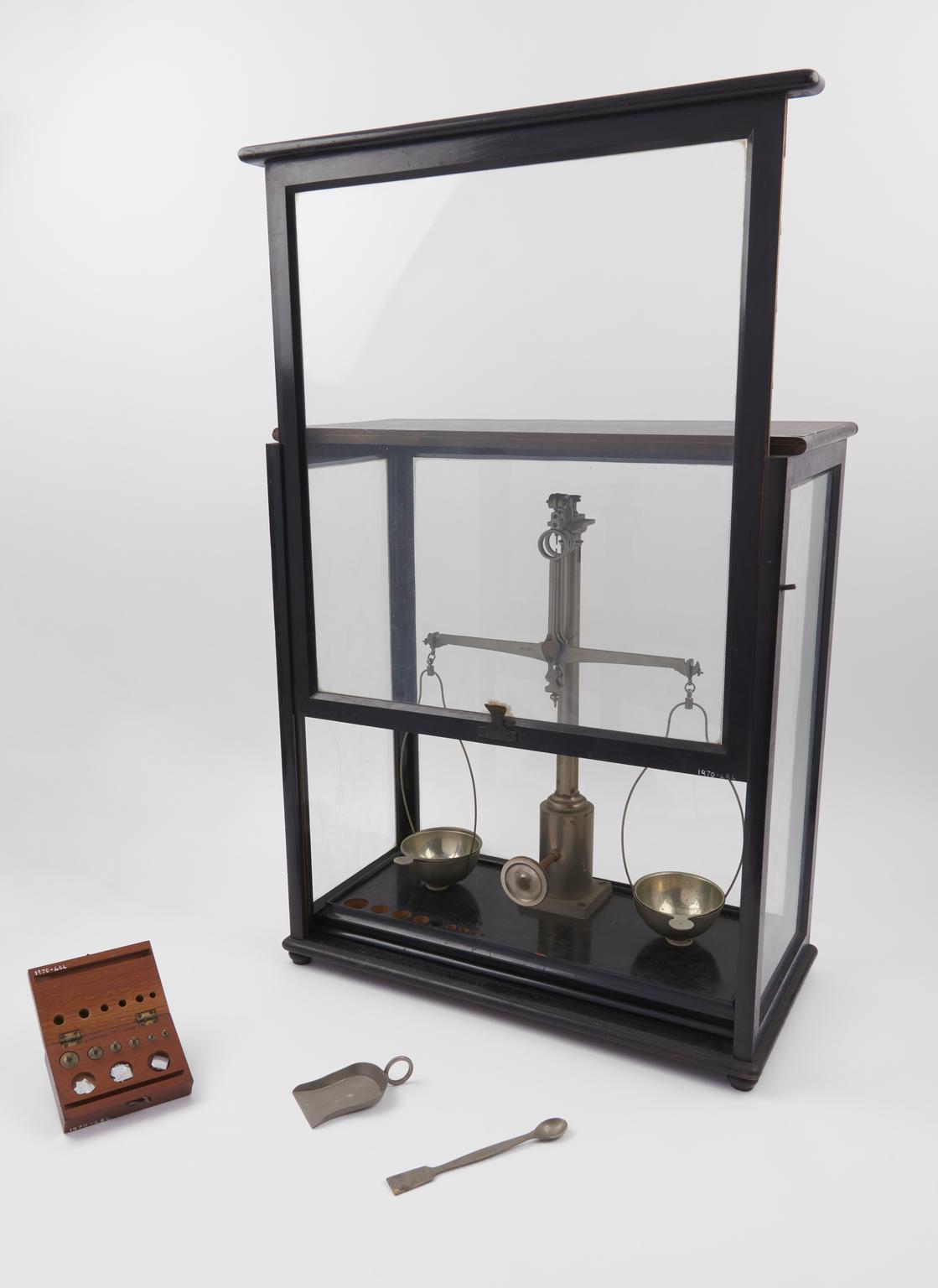 Jeweller's diamond balance | Science Museum Group Collection