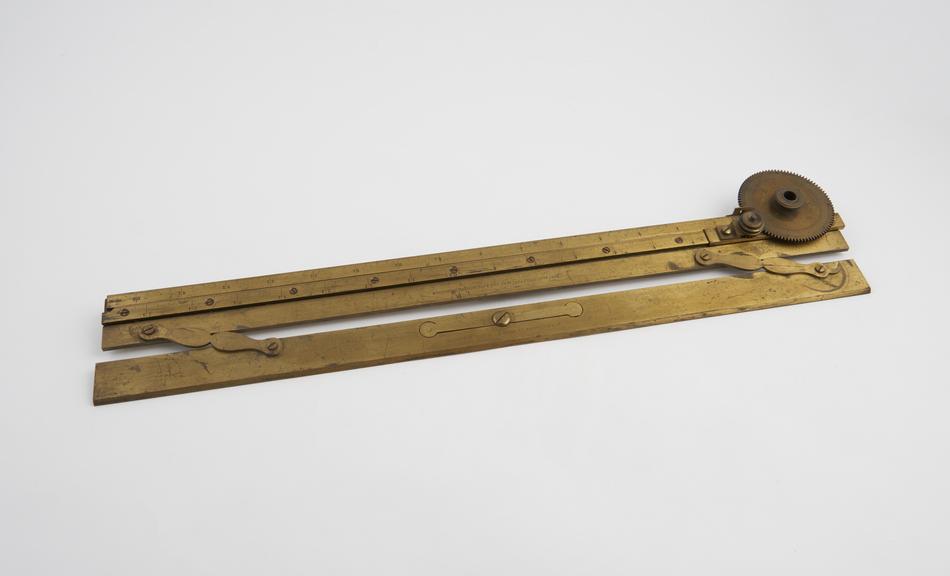 Parallel rule and protractor with index arm, brass