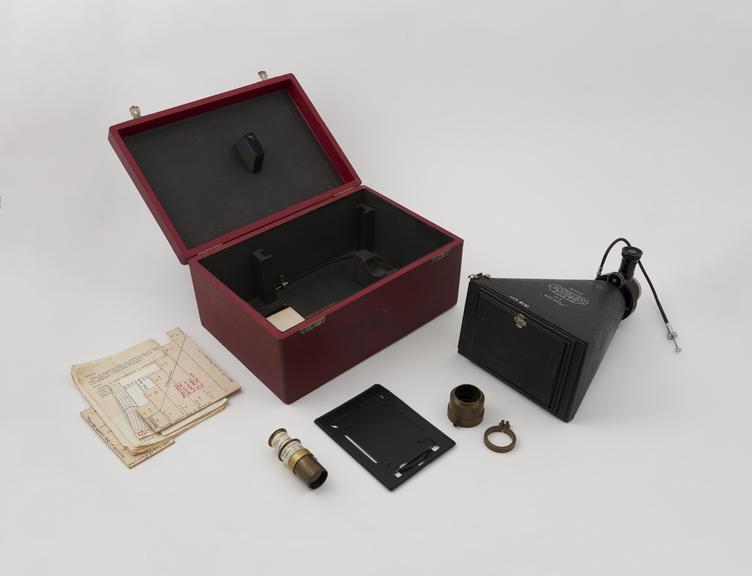 Leitz Makam' microphotographic camera