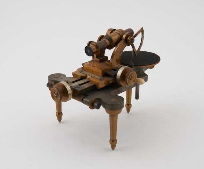 Microscope for the investigation of Newton's Rings