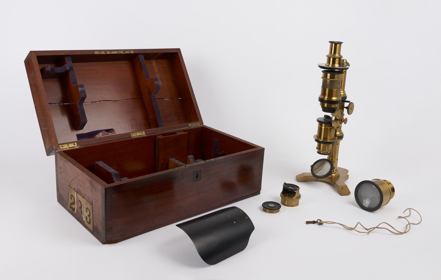 Polari-scope and accessories, in case with key