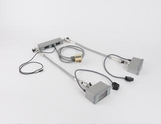 Double head unit with flexible arms, from macrollumination flash equipment