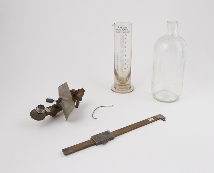 Early type of tipping bucket switch