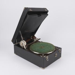 Dousona portable gramophone, 1925.
