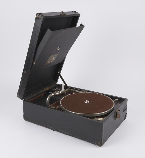 H.M.V. portable gramophone model 101, 1925.