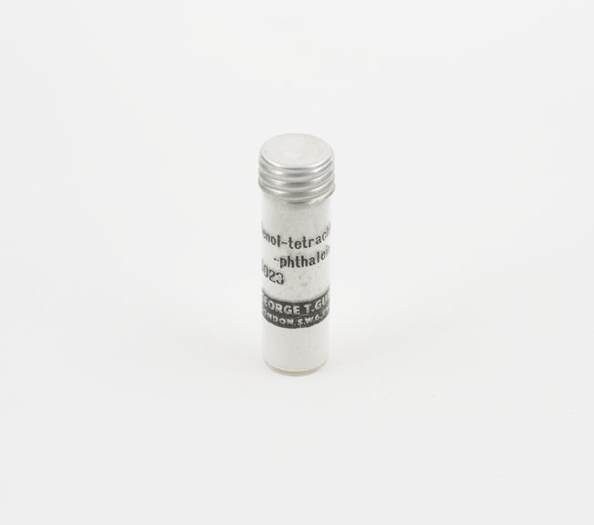 A vial containing 1gm of pH indicator