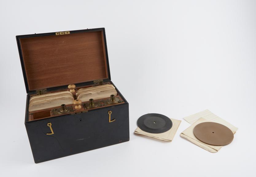 Matching accessory case for Detective disc recording machine.