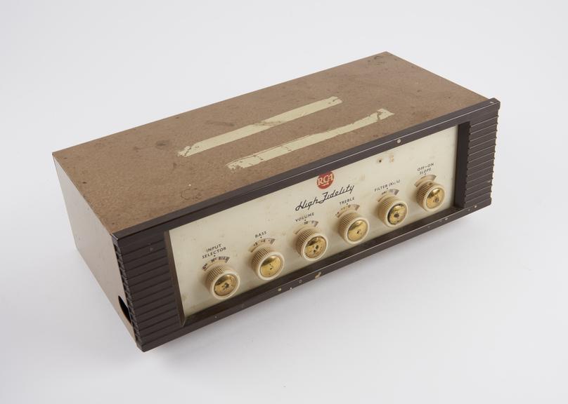 R.C.A. pre-amplifier type LM1 32215.