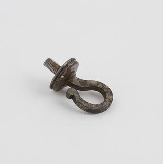 Steel hook with a round bottom