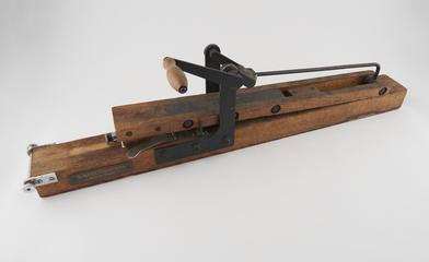 The 'A-A-T-C-C' Crockmeter rub testing machine