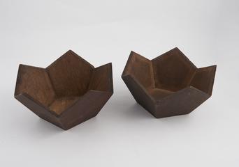 Box for a Regular Skeletal Dodecahedron.