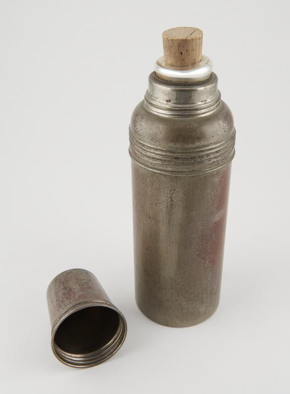 'Hotakold' vacuum flask, made by the Vacuum Specialty Co