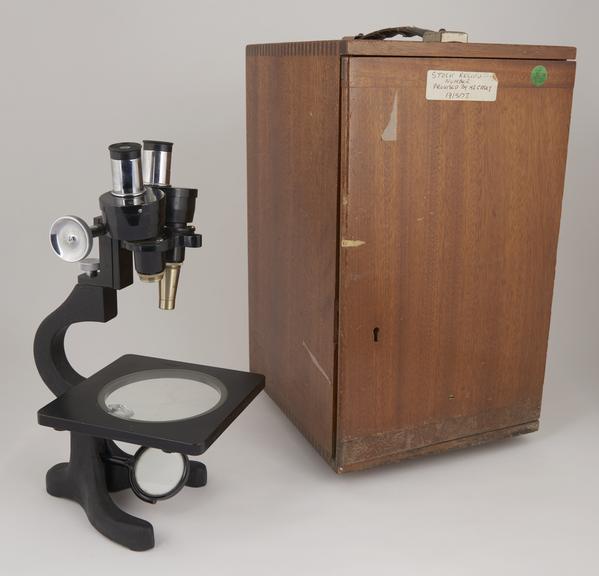 Stereoscopic microscope, Binomax' model, with arm rests, by R