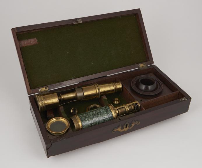 Cabinet of optical instruments, with scioptic ball