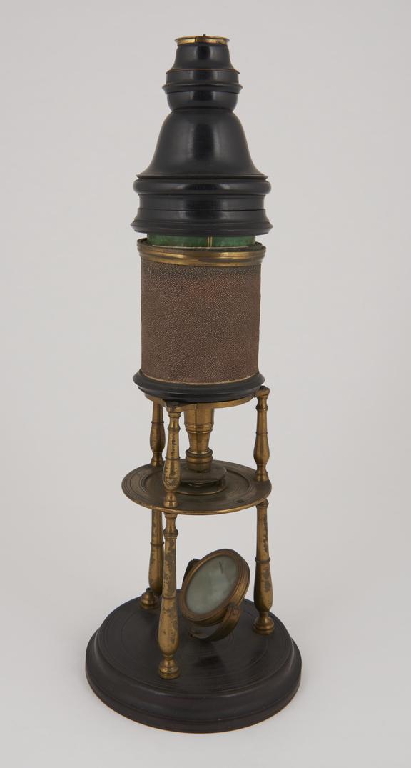 Culpeper microscope with body tube support lined by some Dutch